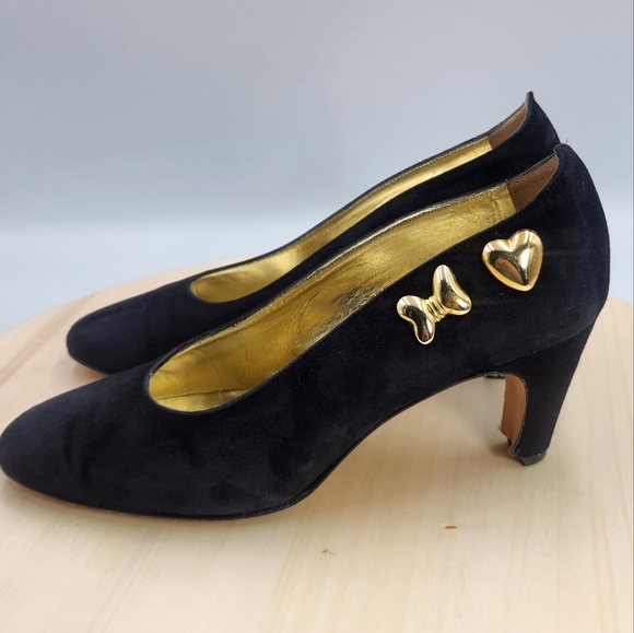 Vintage Escada Suede Pumps 1980s Black Heels with Gold Bow and Gold Heart 6.5B - Picture 3 of 14